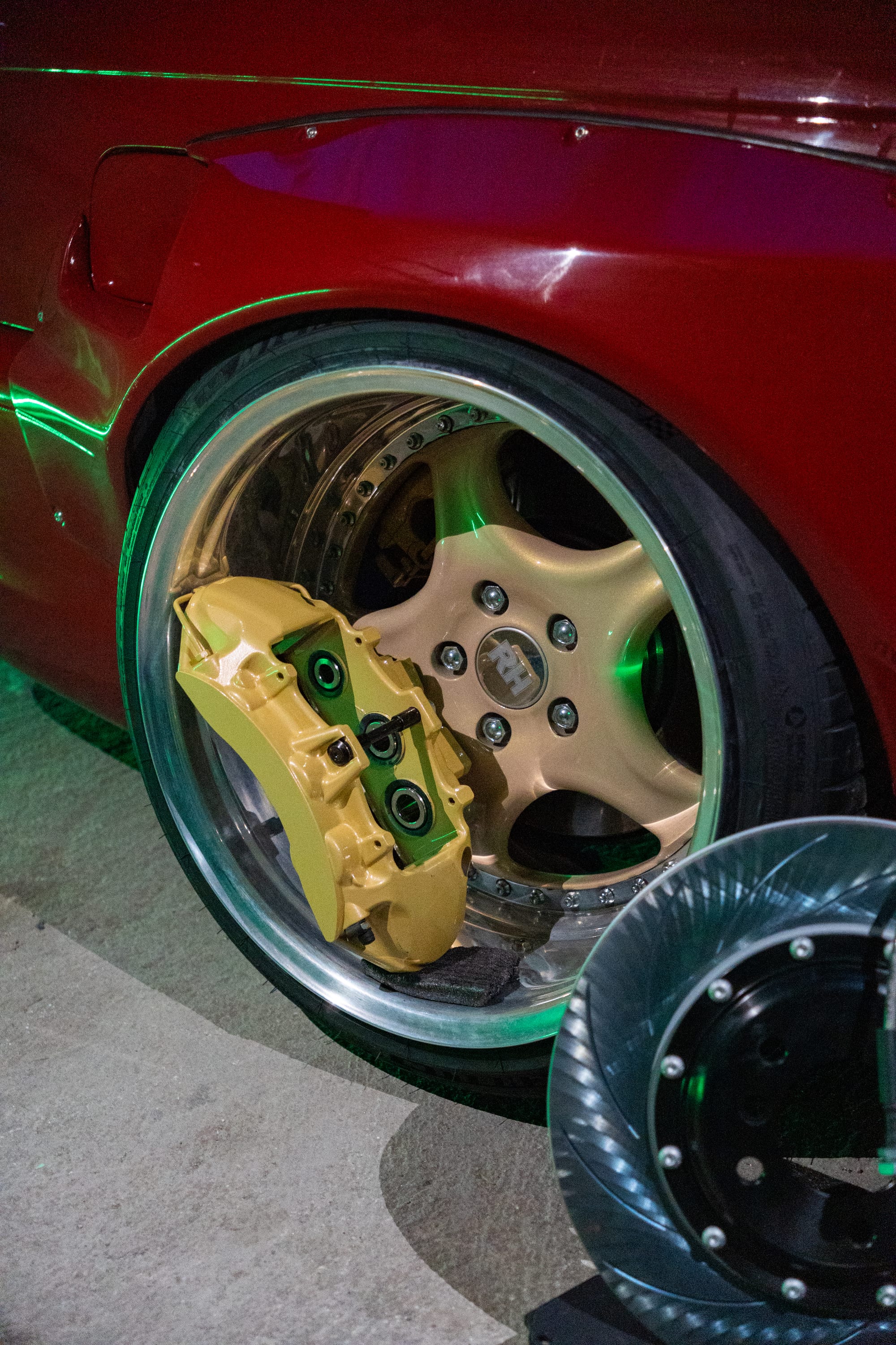 Nucleo caliper in wheel — neon accent